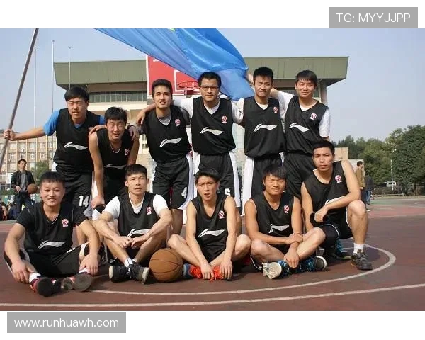 赛后分析：上海篮球队与广州篮球队的团队协作表现及其影响因素探讨