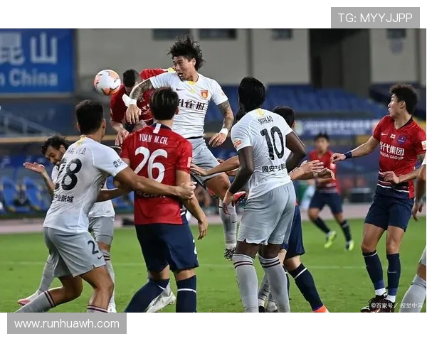 重庆足球队个人能力提升引发热议探讨球队未来发展方向