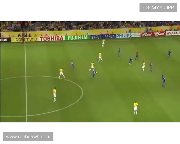 重庆足球队盯防策略分析与比赛表现的得失探讨