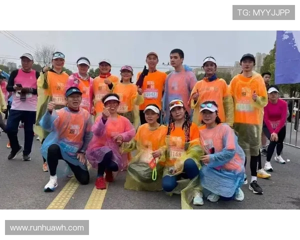武汉飞盘队在城市马拉松中的速度表现与赛事点评分析